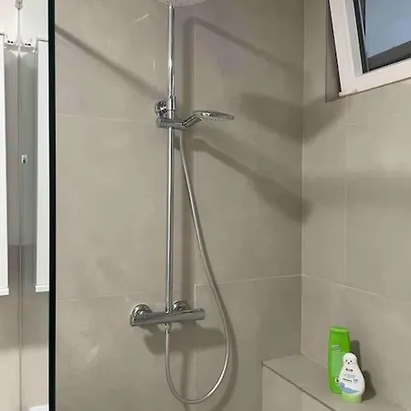 Newly Renovated In The Heart Of Apartament