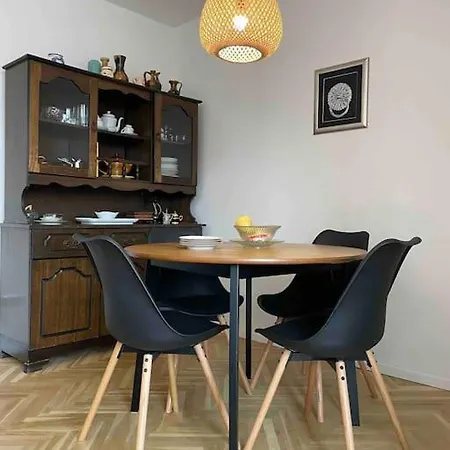 Apartamento Newly Renovated In The Heart Of *